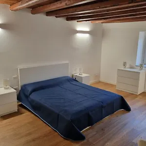 casa-azzurra-palazzo-del-buonpastore.palermohotels.org/